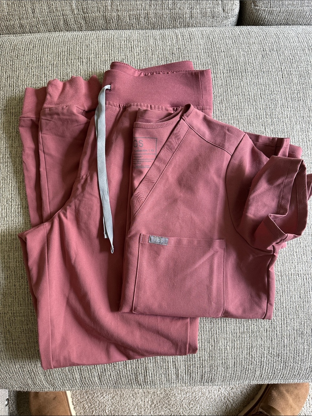 Figs Women's Dusty Rose Jogger Scrub Set - Pink
